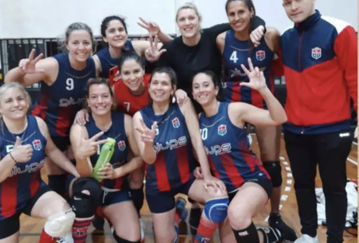 Imagen de El Maxi Vóley A Femenino de Talleres, ganó como visitante frente a Saladillo Club, por 3 a 0.