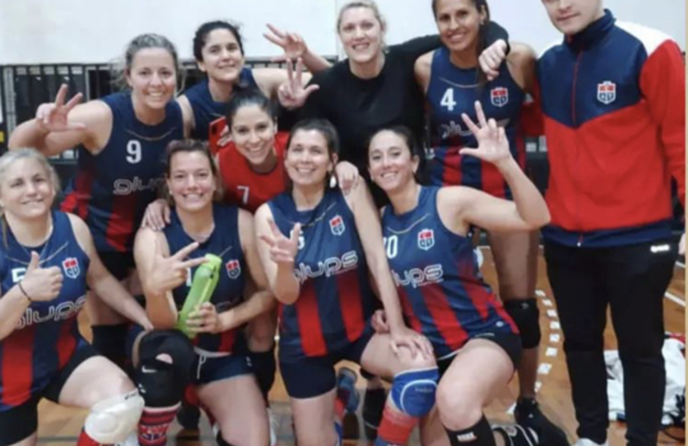 Imagen de El Maxi Vóley A Femenino de Talleres, ganó como visitante frente a Saladillo Club, por 3 a 0.