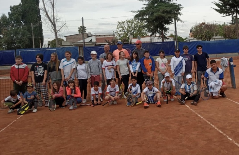 Imagen de Libertad, Central Argentino y Talleres disputaron un Encuentro de Tenis