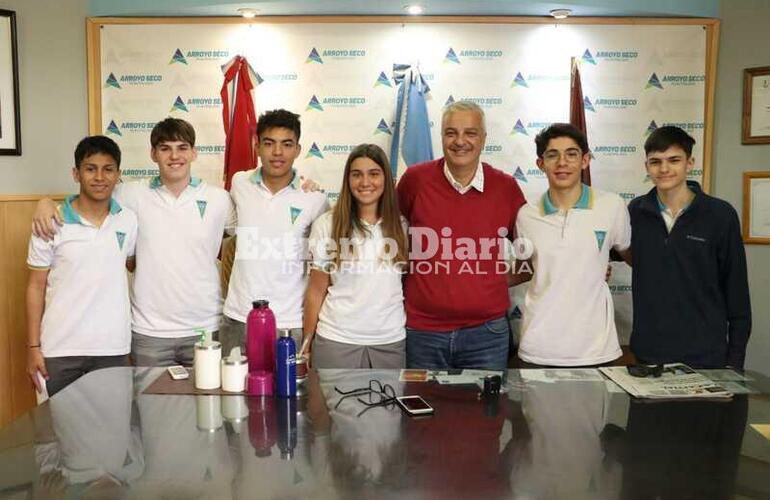 Imagen de Alumnos de la escuela Santa María Goretti entrevistaron a Nizar Esper