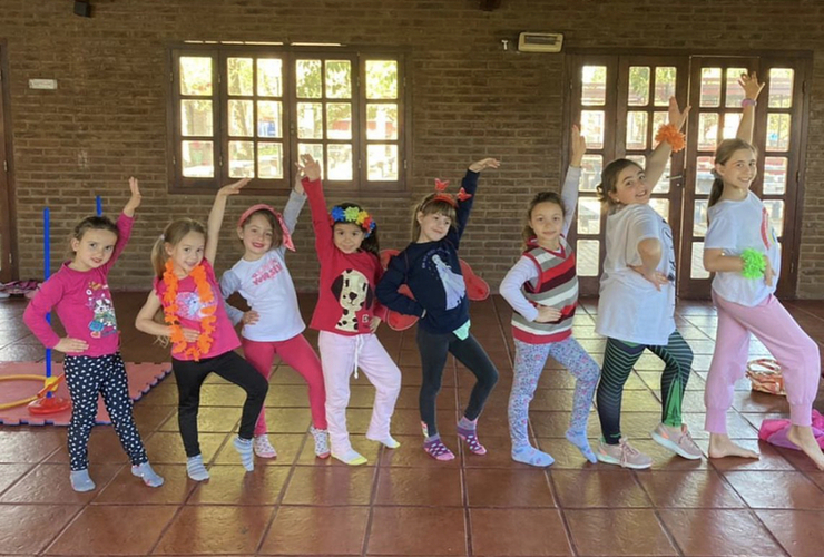 Imagen de Las alumnas de Gimnasia Artística de Talleres, realizaron un picnic por la Primavera.