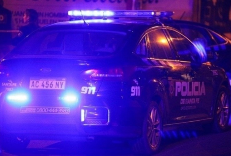 La policía trabajaba en la zona del crimen. (Alan Monzón/Rosario3.com)