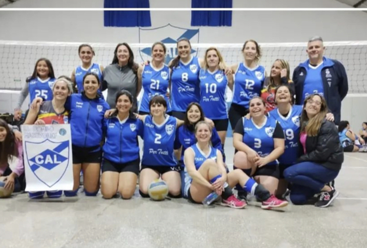 Imagen de El Maxi Vóley Femenino de Libertad de General Lagos, jugará esta noche ante Arizona.