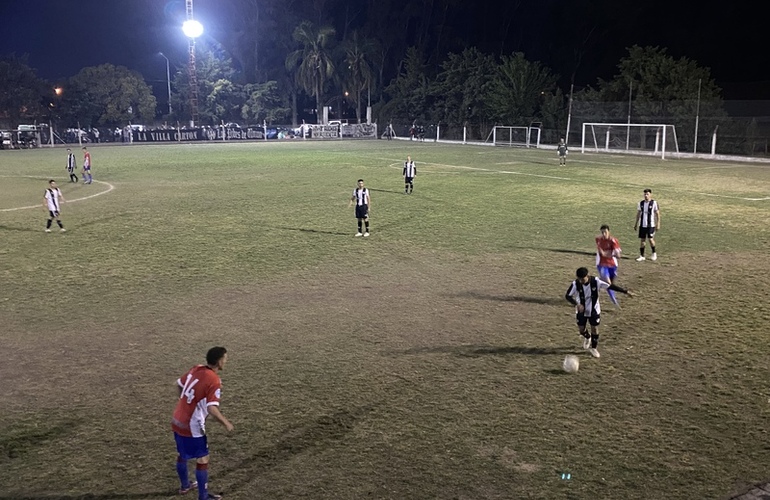 Imagen de Unión venció 1 a 0 a Independiente en cancha de Pavón y es puntero del campeonato