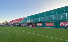 Imagen de Coronel Aguirre inaugur&oacute; su estadio para 12.000 personas, llamado Ezequiel �Pocho� Lavezzi
