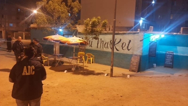 La Agencia de Investigaci&oacute;n Criminal en la zona del hecho.