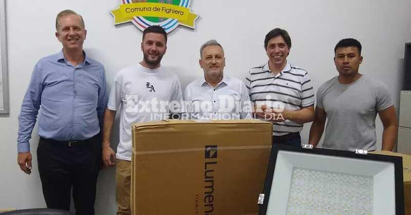 Imagen de Lewandowski y Rabbia entregaron aportes a instituciones de Fighiera