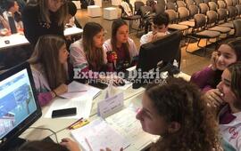 Imagen de Desafiar UCA: Alumnos de la escuela comercial en las semifinales de la competencia