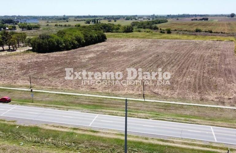 El loteo está a la vera de ruta 21 en el acceso sur