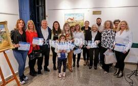 Imagen de Se inaugur&oacute; la muestra art&iacute;stica colectiva "con el alma hecha colores"