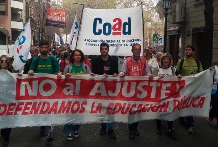 Tras las jornadas de lucha de septiembre, los docentes de la UNR vuelven al paro el próximo martes.