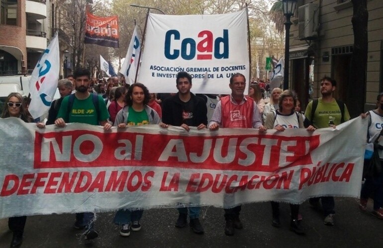 Tras las jornadas de lucha de septiembre, los docentes de la UNR vuelven al paro el próximo martes.