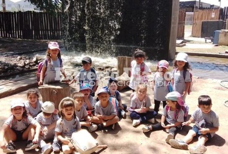 Imagen de El Centro de Cuidado Infantil visitó la Granja de la Infancia en Rosario