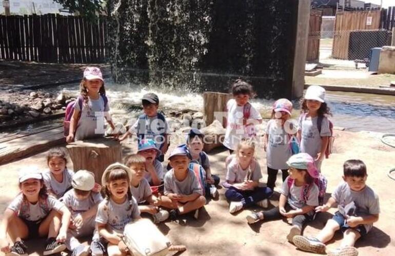 Imagen de El Centro de Cuidado Infantil visitó la Granja de la Infancia en Rosario