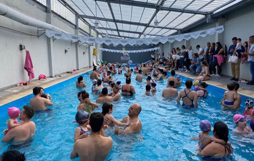 Imagen de Jornada Recreativa en Labarra Ol&iacute;mpica para que los beb&eacute;s disfruten del agua junto a su familia