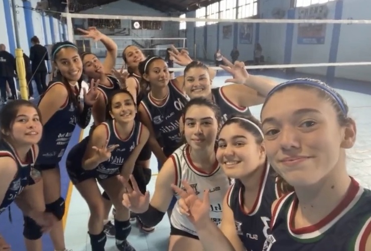 Imagen de Vóley Femenino: La Sub-18 de A.S.A.C. venció a Náutico por la Semifinal de vuelta y pasó a la Final del torneo.