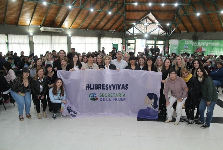 Imagen de Camioneros afiliados al moyanismo realizaron su primera Asamblea para aprobar balance y constitución de la Secretaría de la Mujer