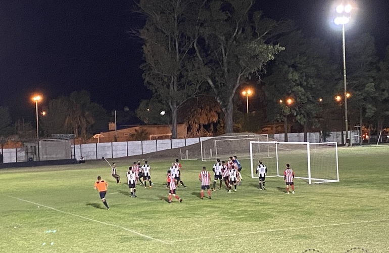 Imagen de Unión cayó 1 a 0 contra Riberas por la fecha 13 de la Liga Regional Del Sud