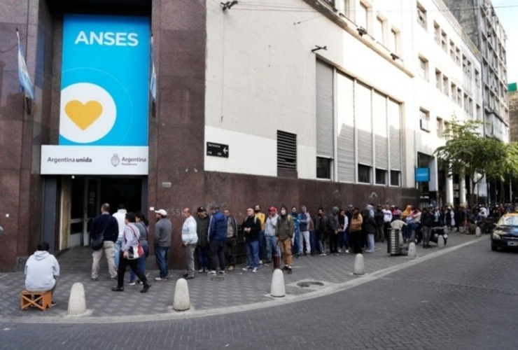 El bono se pagará en dos cuotas en noviembre y diciembre. (Alan Monzón / Rosario3)