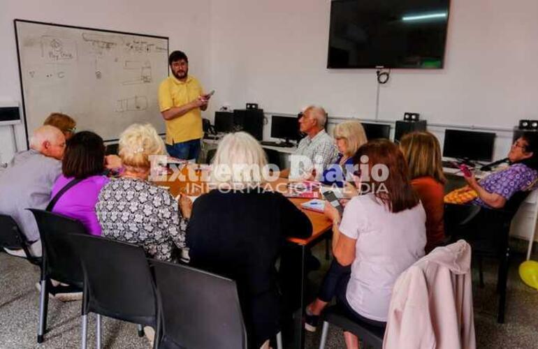 Imagen de Mayores en red: Continúa la capacitación en el Centro Cultural