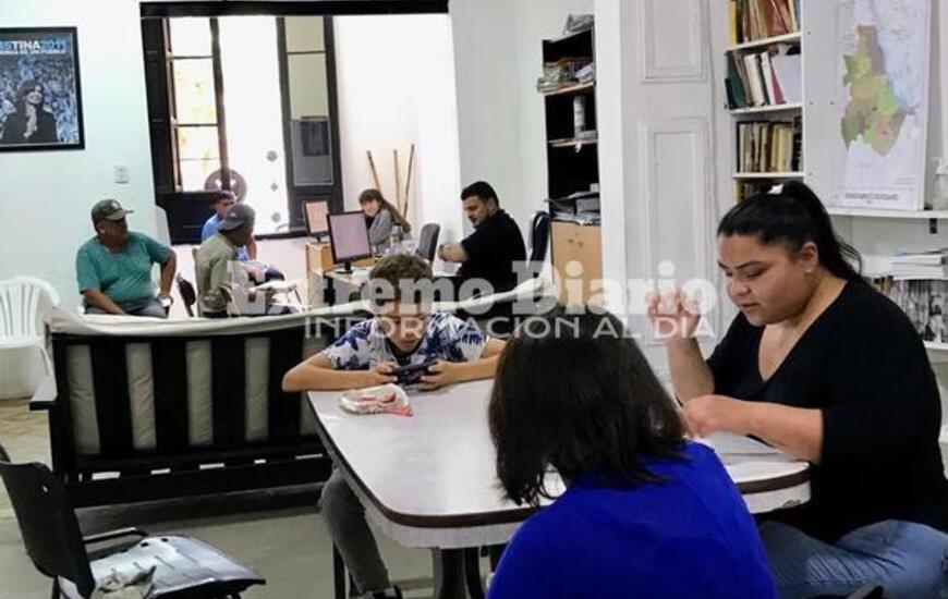Imagen de Refuerzo alimentario: La C&aacute;mpora ayuda en la inscripci&oacute;n
