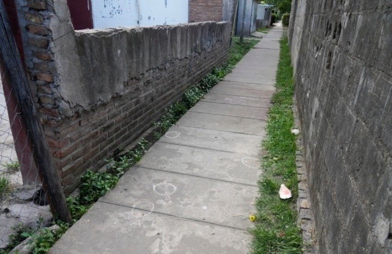 El ingreso al pasillo donde ocurri&oacute; el crimen. (Alan Monz&oacute;n/Rosario3)