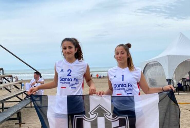 Imagen de Beach V&oacute;ley: Sol Chiummiento y Luz Piacentini ganaron su grupo y avanzan en los Juegos Nacionales Evita.