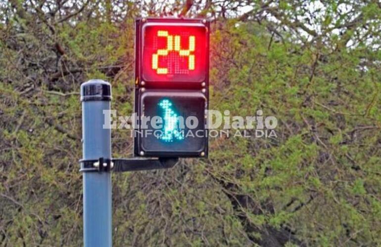 Imagen de Piden la instalaci&oacute;n de un sistema electr&oacute;nico con cuenta regresiva en los sem&aacute;foros