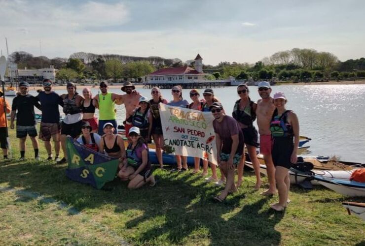 Imagen de Kayakistas del Rowing Club, realizaron la Travesía Arroyo Seco-San Pedro.