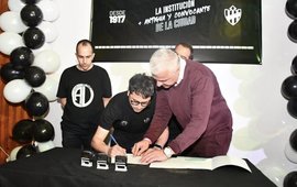 Imagen de Firma del convenio del Plan Provincial Incluir II, para el Club A. Uni&oacute;n.