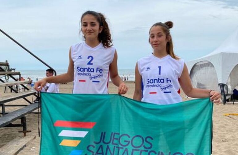 Imagen de Beach Vóley: Sol Chiummiento y Luz Piacentini avanzan a paso firme en los Juegos Evita 2022.