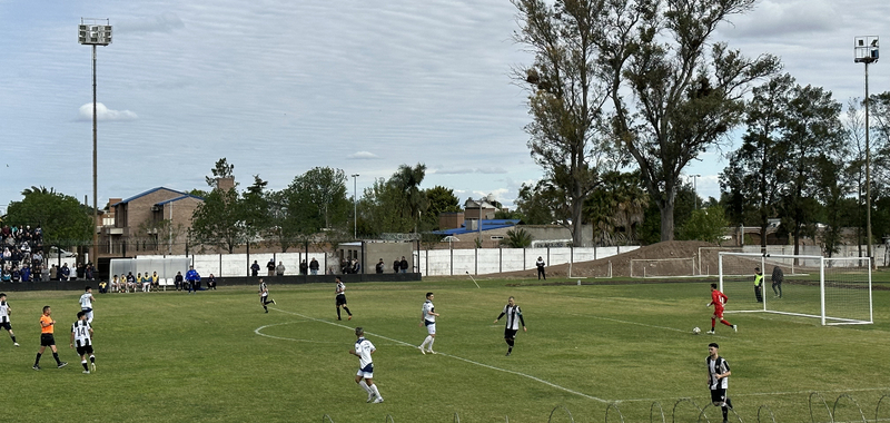 Imagen de 1era Divisi&oacute;n: Uni&oacute;n venci&oacute; de local  3-0 a Central Argentino por los Cuartos de Final de Ida.