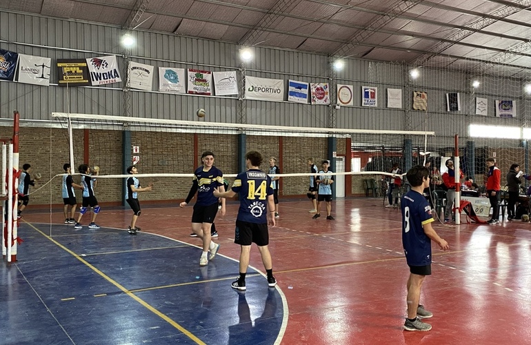 Imagen de V&oacute;ley: se disput&oacute; el Torneo Aniversario en el Club Talleres