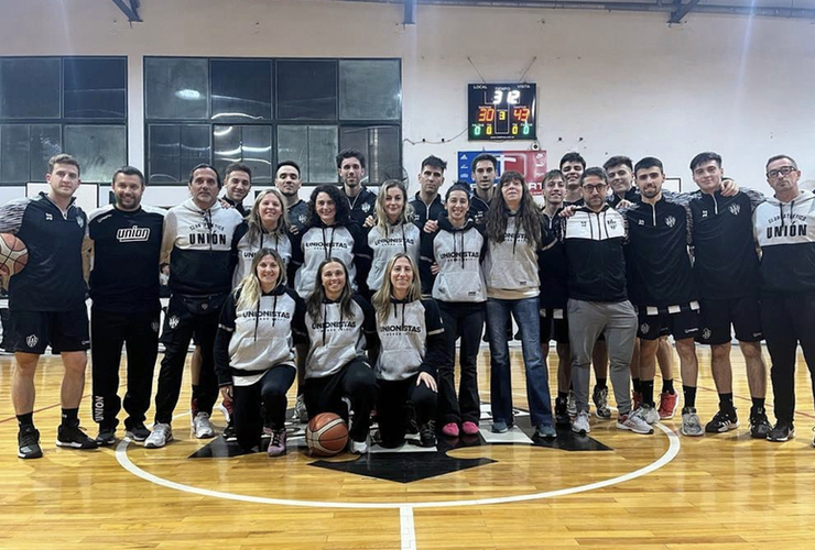 Imagen de Reconocimiento al Maxi Básquet Femenino de Unión, por el campeonato obtenido.