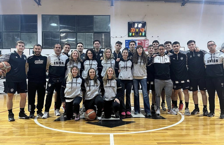 Imagen de Reconocimiento al Maxi Básquet Femenino de Unión, por el campeonato obtenido.