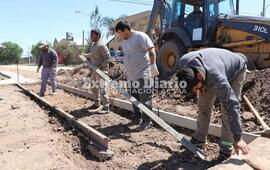 Imagen de Avanza la obra para la disposici&oacute;n de cord&oacute;n cuneta sobre calle Mitre