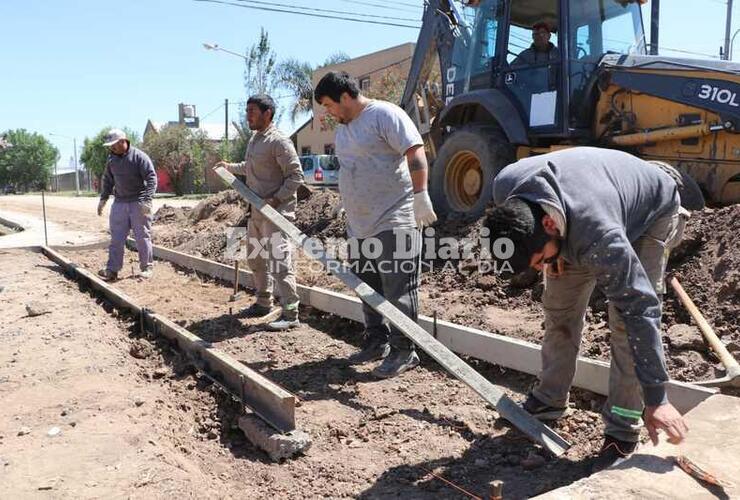 Imagen de Avanza la obra para la disposición de cordón cuneta sobre calle Mitre