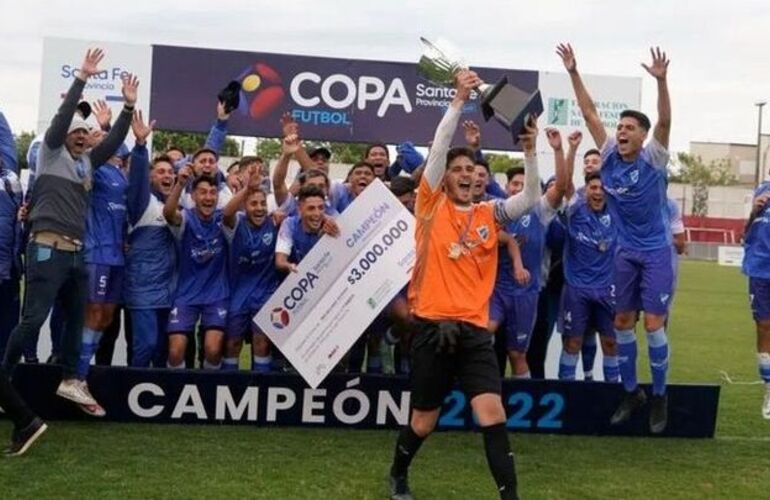 Imagen de Argentino de Rosario se consagró campeón de la Copa Santa Fe tras vencer en la final a 9 de julio de Rafaela