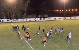 Imagen de Athletic y Riberas se suspendi&oacute; por incidentes entre las hinchadas