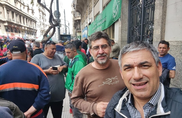 Imagen de Aumento del 107% para los camioneros afiliados a la Federaci&oacute;n de Camioneros conducida por Hugo Moyano