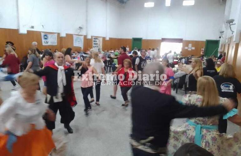 Imagen de Gran peña folklórica en la Sociedad Italiana de Arroyo Seco