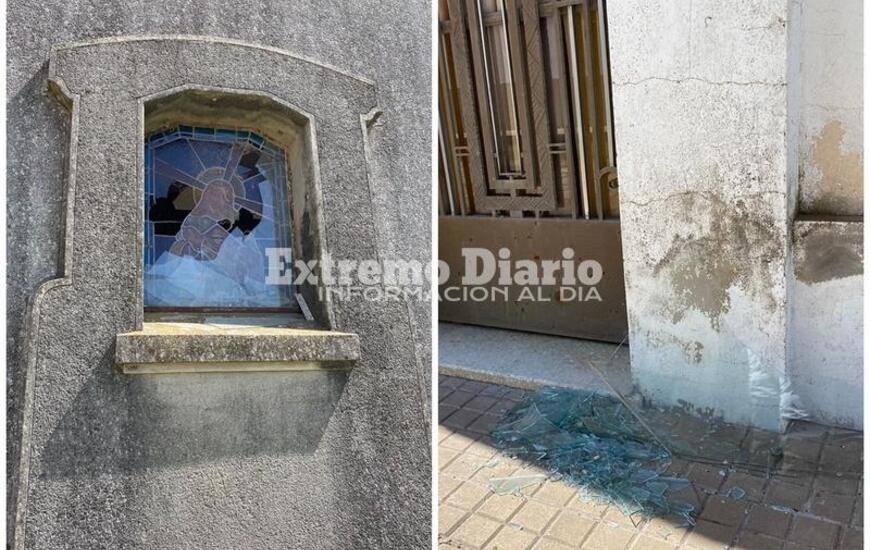 J&oacute;venes efectuaron da&ntilde;os en panteones.