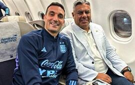 Imagen de Lionel Scaloni y Claudio Tapia, presidente de la AFA, partieron hacia Qatar