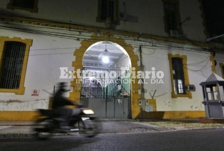 Imagen de Balearon la Unidad 3 de Suipacha y Zeballos y huyeron en moto