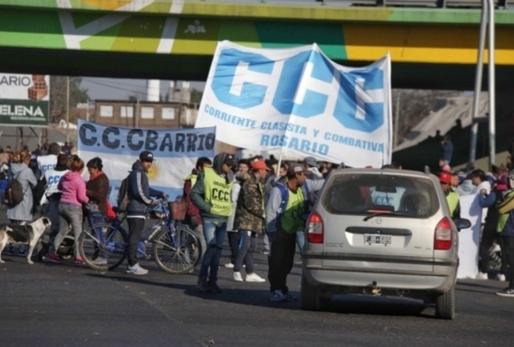 Imagen de Anuncian una decena de piquetes en Rosario y la región