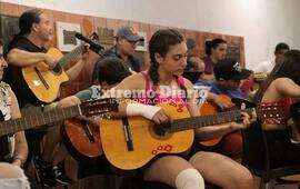 Imagen de Muestra de fin de a&ntilde;o del taller de guitarra en el Centro Culturales