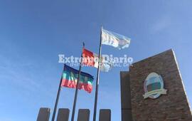 Imagen de Alta en el cielo: Flame&oacute; por primera vez la bandera de Fighiera