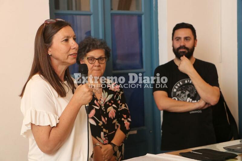 Imagen de Talleres culturales: Se realiz&oacute; la muestra de fin de a&ntilde;o de tejido y cer&aacute;mica