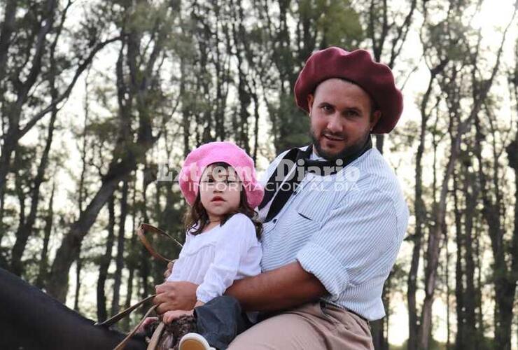 Imagen de Día de la Tradición: Desfile por las calles de Fighiera