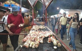 La gastronom&iacute;a, una de las grandes atracciones de la fiesta (Alan Monz&oacute;n/Rosario3)